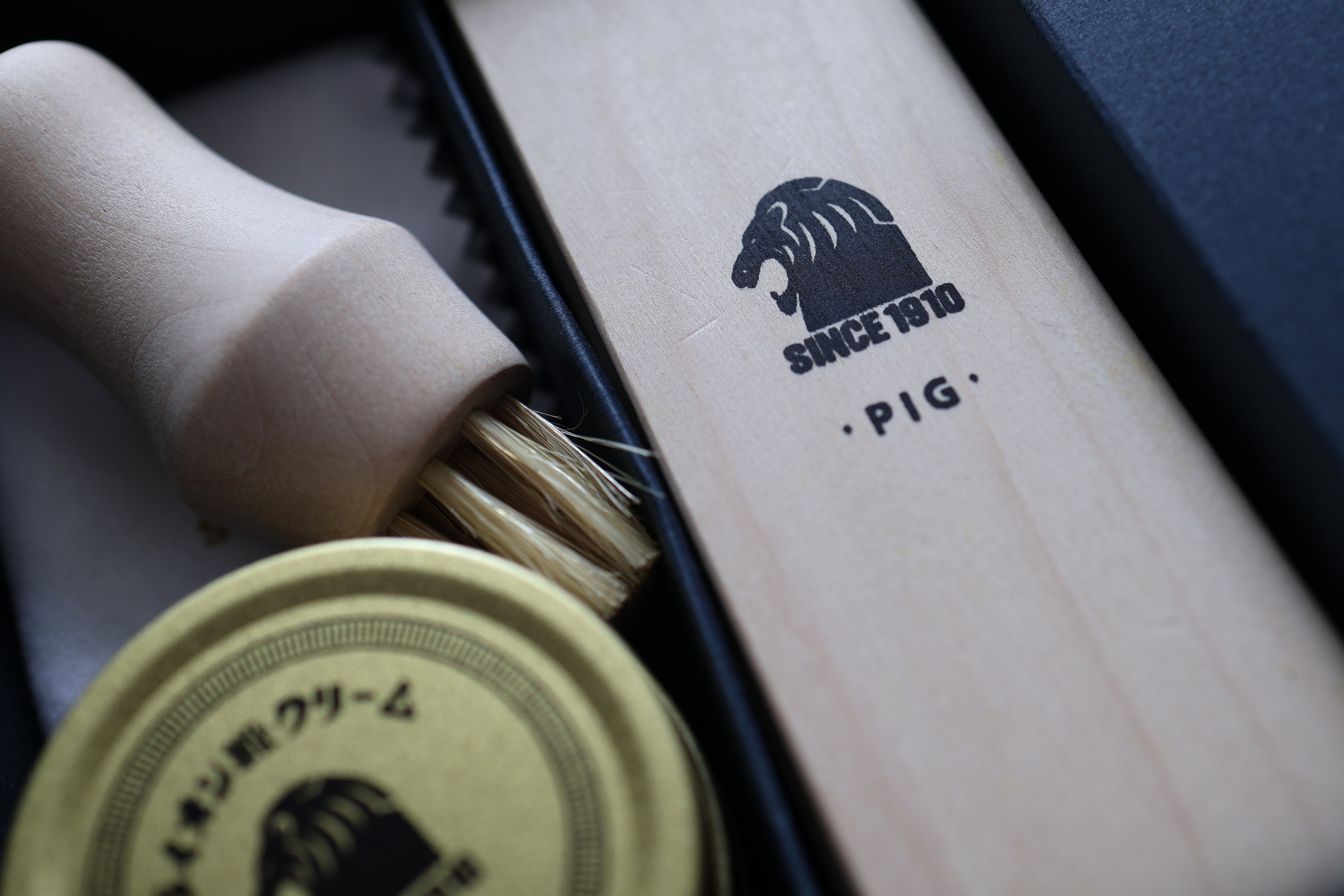 Lion shoe care set ชุดครีมขัดรองเท้าหนังจากญี่ปุ่น