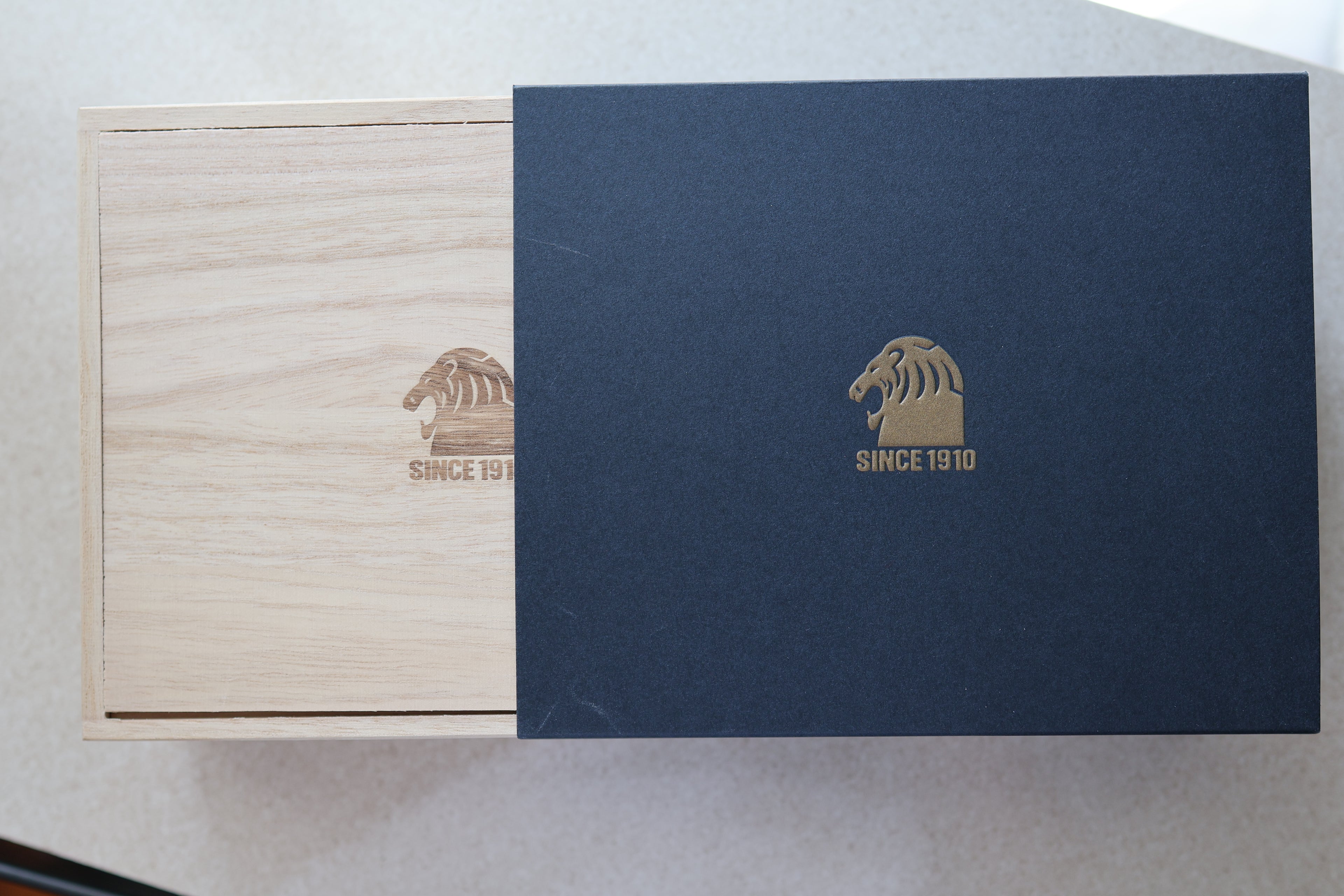 Lion Shoe Polish Set ชุดขัดรองเท้าหนังจากญี่ปุ่น | ทำความสะอาด บำรุง และเพิ่มความเงาในชุดเดียว