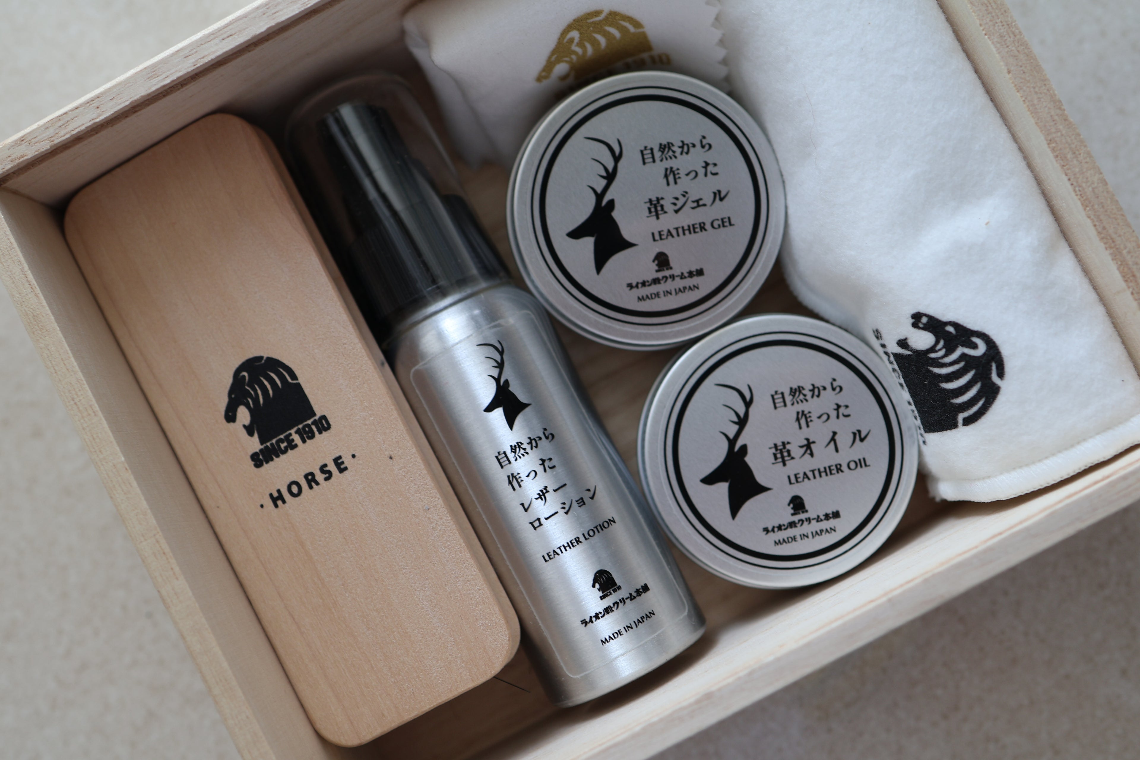 ชุดดูแลรองเท้าหนังจากธรรมชาติ Lion Leather Care Set | บำรุง ปกป้อง และเพิ่มความเงา